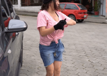 [COMPLETE] 543M0920 C349 Chica sin hogar encuentra un anillo de compromiso y cambia su suerte