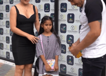 [COMPLETE] 542M0920 C348 Vendedor de jugos descubre la verdad sobre su hija