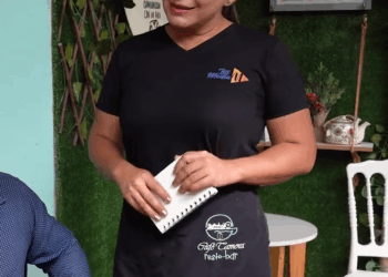 [COMPLETE] 530M0920 C336 Fingió viajar y pasó los días con el amigo de su novio