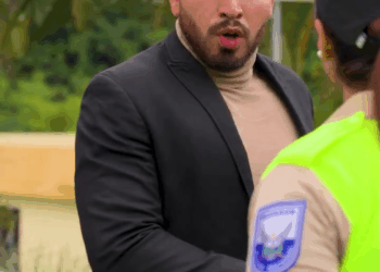 [COMPLETE] 526M0920 C332 Policía retiene el auto de un padre irresponsable