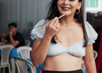 [COMPLETE] 521M0920 C327 Una oportunidad cambió la vida de una mesera