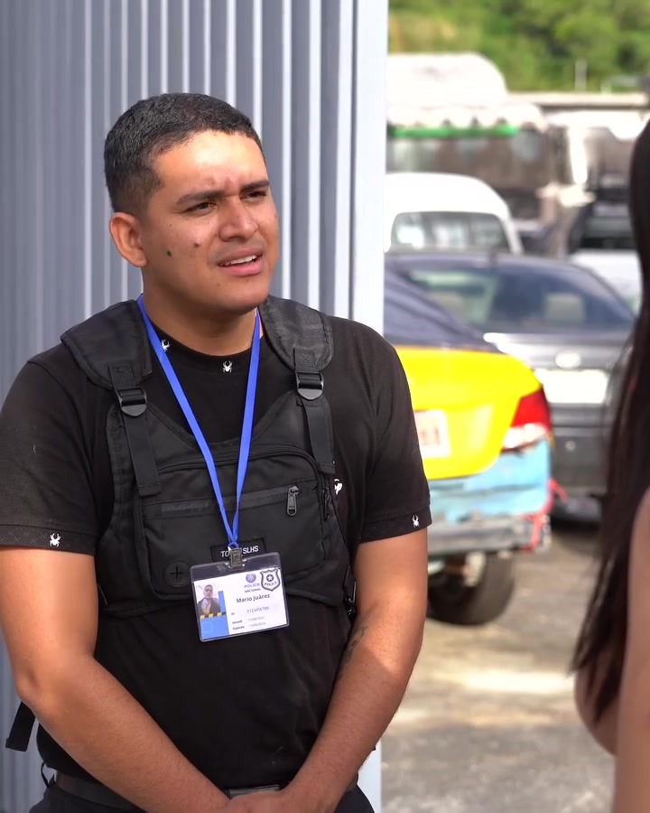 [COMPLETE] 507M0920 C313 Policía traiciona a su compañero para salvar a mujer fugitiva