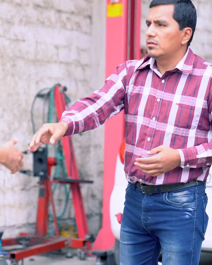 [COMPLETE] 098M0905 AE098 Su sueño era ser mecánica pero su padre no le apoyó, hasta que decidió hacer esto