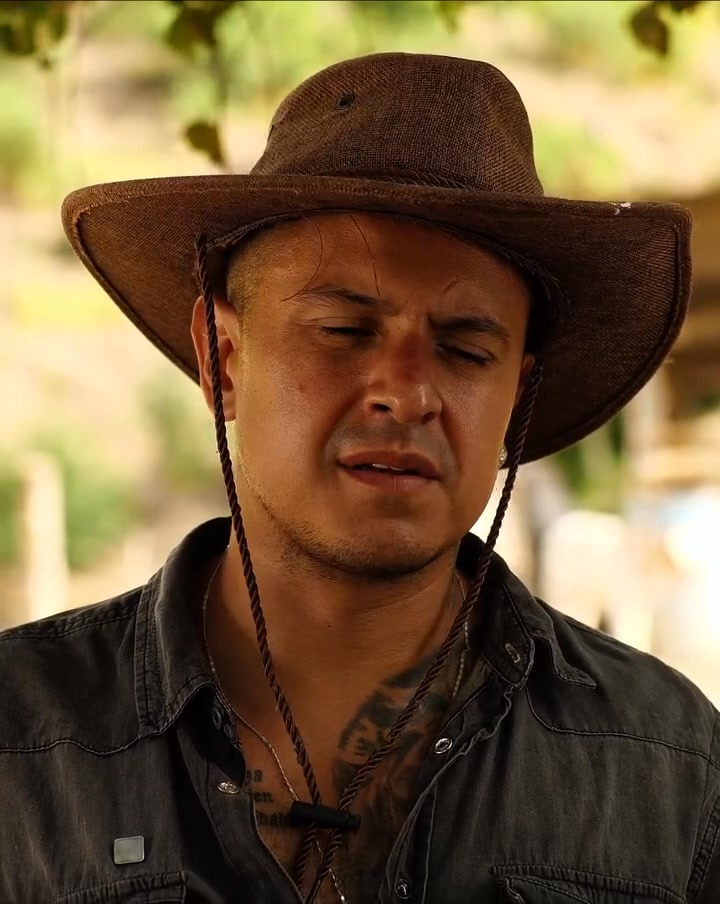 [COMPLETE] 463M0920 AQ339 Influencer Millonaria se Enamora de un HUMILDE CAMPESINO