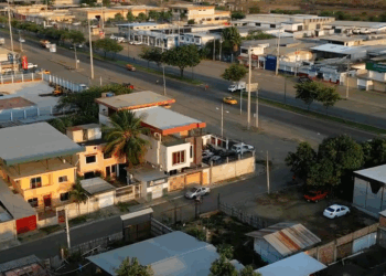 [COMPLETE] 135M0920 AQ011 Mamá se entera que su Hijo es Mantenido