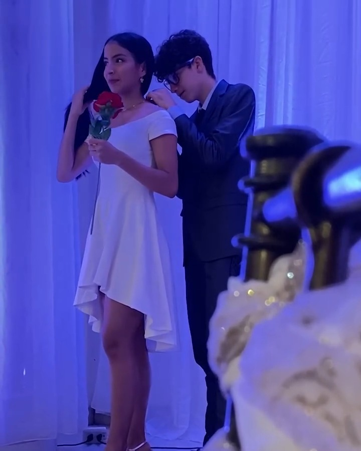 [COMPLETE] 140M0920 AQ016 Declaro MI AMOR A MI CRUSH del COLEGIO