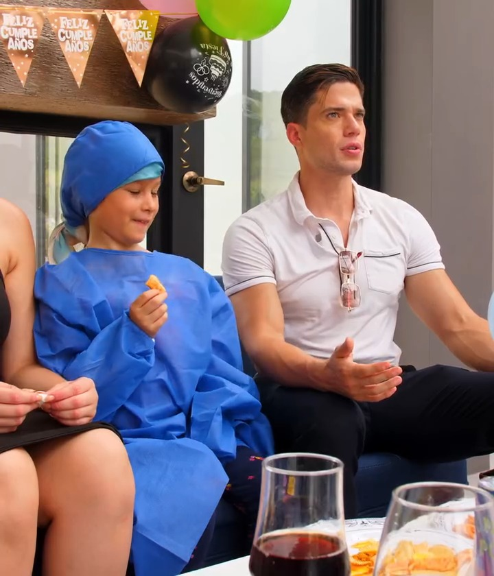 [COMPLETE] 149M0920 AQ025 Niña busca una Esposa para su Padre antes de partir al Cielo