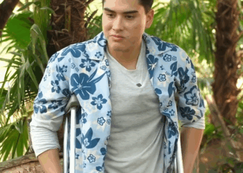 [COMPLETE] 444M0920 AQ320 Gasta el dinero que le envía su Esposo de USA para Tunearse el cuerpo pero todo era una trampa de su