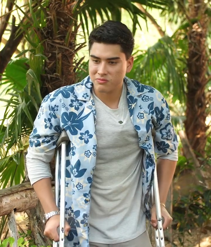 [COMPLETE] 444M0920 AQ320 Gasta el dinero que le envía su Esposo de USA para Tunearse el cuerpo pero todo era una trampa de su