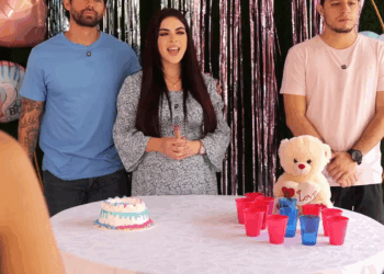 [COMPLETE] 441M0920 AQ317 Embarazada organiza Fiesta de revelación de Genero para confesar quien es el verdadero Papá de su be