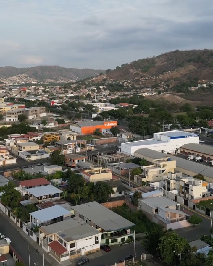 [COMPLETE] 434M0920 AQ310 Se enamoró del Vagabundo en el Ascensor