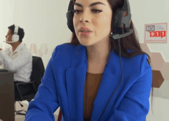 [COMPLETE] 165M0920 AQ041 Huerfana llama al 911 para que busquen a su mamá en el Cielo