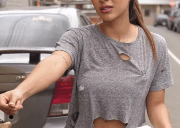 [COMPLETE] 413M0920 AQ289 Mujer Tacaña Prefiere perder amigos a pagar lo que debe