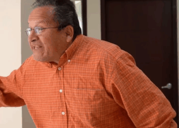 [COMPLETE] 109M0905 AF009 Suegro se metió en el matrimonio de su hijo