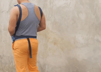 [COMPLETE] 404M0920 AQ280 Fugitivo entrega su Bebé a una Desconocida para salvarle la Vida