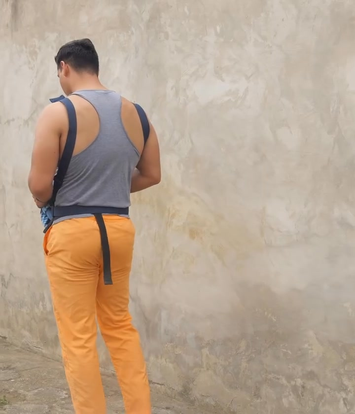 [COMPLETE] 404M0920 AQ280 Fugitivo entrega su Bebé a una Desconocida para salvarle la Vida