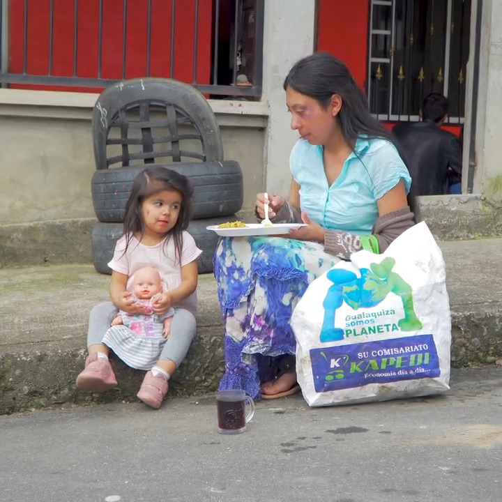 [COMPLETE] 112M0905 AF012 Madre desesperada huye con su hija de su esposo sin imaginar lo que le esperaba después