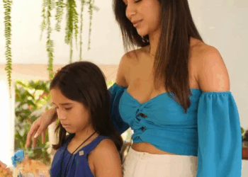 [COMPLETE] 363M0920 AQ239 Cuernuda Se camufla como un Arbol de Muñecas para desenmascar a su Marido