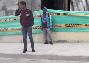 [COMPLETE] 202M0920 AQ078 El Celular Eléctrico