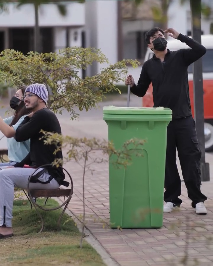 [COMPLETE] 359M0920 AQ235 BOTE DE BASURA incomoda a la GENTE