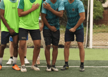 [COMPLETE] 332M0920 AQ208 Futbolista sospecha que el bebé no es su Hijo y pide prueba de ADN