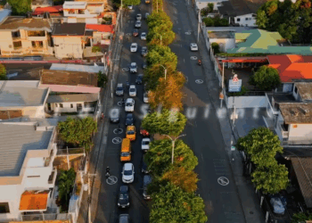 [COMPLETE] 324M0920 AQ200 Familia Adinerada es Encarcelada en su propia Casa por sus Empleados hasta que les paguen