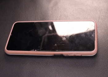 [COMPLETE] 217M0920 AQ093 Taxista Destruye el Vestido de esta chica justo antes de su Cita