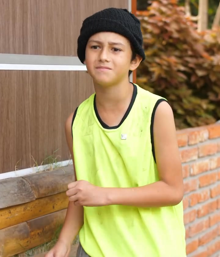 [COMPLETE] 313M0920 AQ189 Gemelo ocultaba una oscura verdad