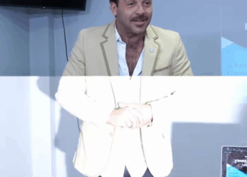 [COMPLETE] 300M0920 AQ176 Jefe se entera que su empleada tiene una hija y le arruina su vida pero Chofer la salva