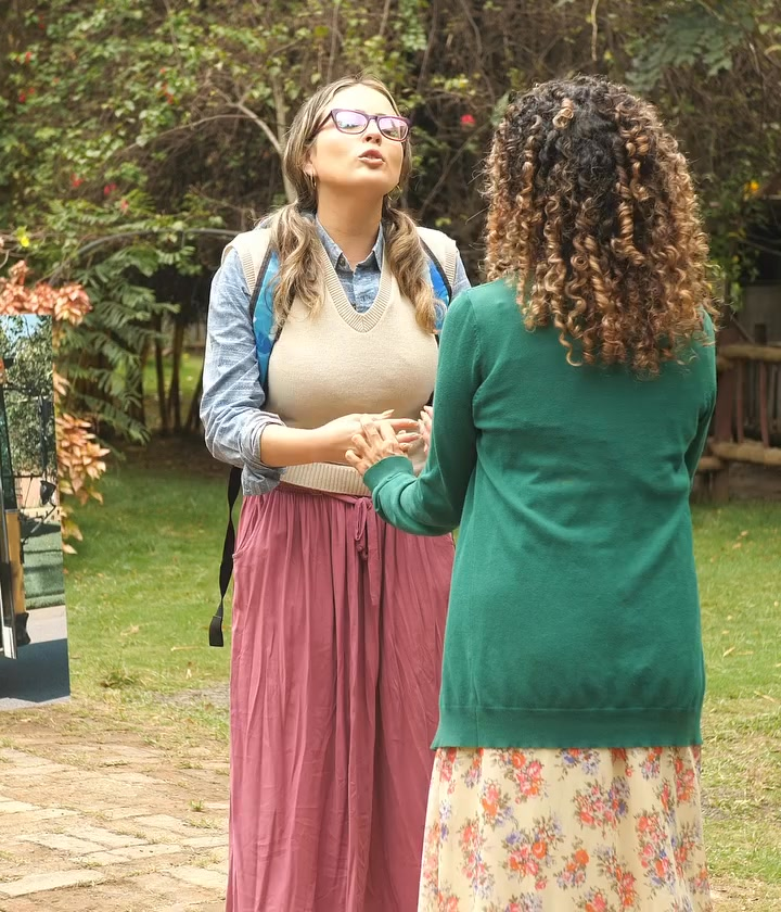 [COMPLETE] 299M0920 AQ175 Fingía ir a la Universidad mientras su Mamá la apoyaba en los estudios