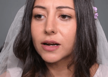 [COMPLETE] 292M0920 AQ168 Hombre Regaló Dinero a todos en Vida pero en su Funeral todos fueron unos Egoistas