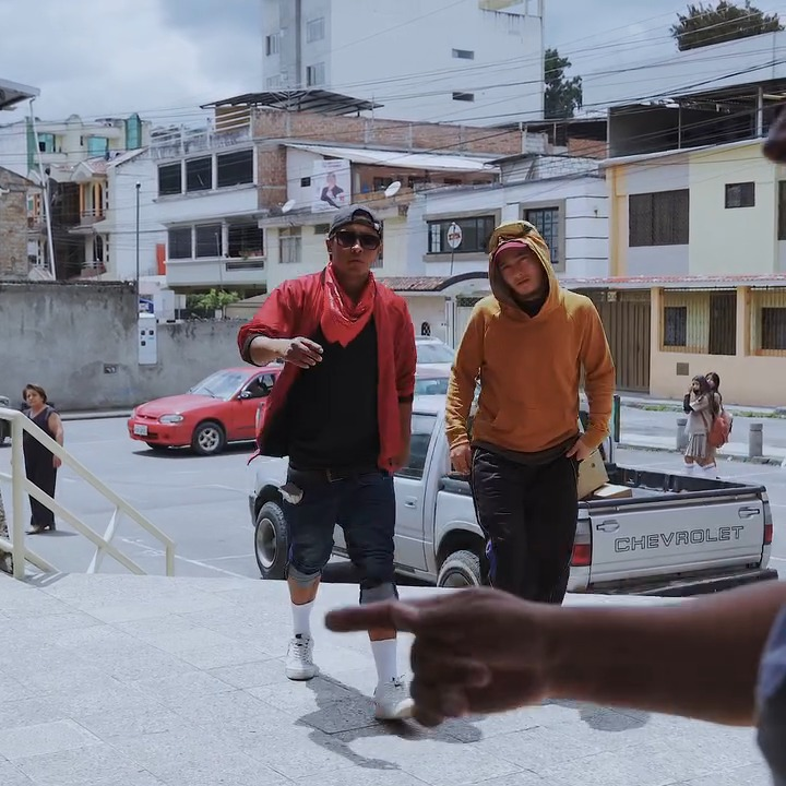 [COMPLETE] 126M0905 AF026 Hijo desobediente se fugaba de clases y su padre lo sorprende dándole esta lección