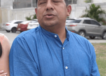 [COMPLETE] 250M0920 AQ126 Mujer Mayor contrata a Joven para que finja ser su hijo pero al final se Enamora ️