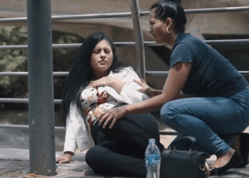 [COMPLETE] 131M0905 AF031 La humilló por vender en la calle sin imaginar que le salvaría la vida