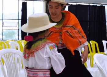 [COMPLETE] 138M0905 AF038 Se ofreció a pagarle los estudios a su esposo, sin imaginar que el le pagaría de esta manera