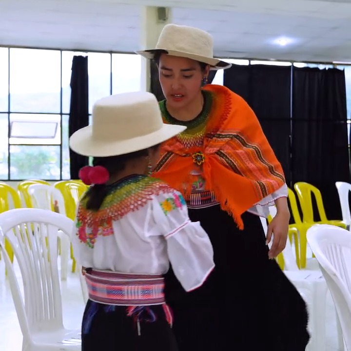 [COMPLETE] 138M0905 AF038 Se ofreció a pagarle los estudios a su esposo, sin imaginar que el le pagaría de esta manera