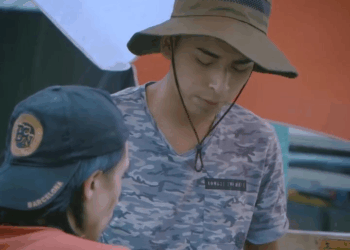 [COMPLETE] 160M0905 AF060 ENCONTRÓ un MALETÍN lleno de dinero, pero él hizo esto