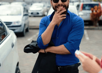 [COMPLETE] 173M0905 AF073 Trabajadora le quitó el estacionamiento a la persona equivocada