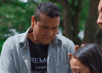 [COMPLETE] 182M0905 AF082 Niña encontró a la familia de sus sueños, gracias a este portal mágico