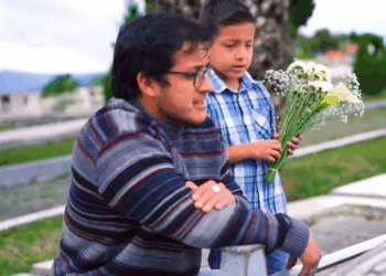 [COMPLETE] 204M0905 AF104 Niño finge estar en peligro para averiguar la desaparición de su madre