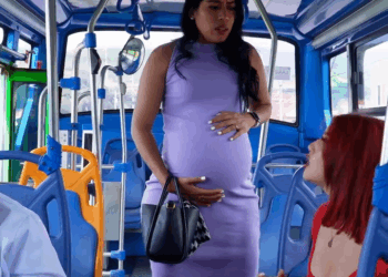 [COMPLETE] 209M0905 AF109 Perdió su trabajo por no ceder el asiento del bus a una embarazada