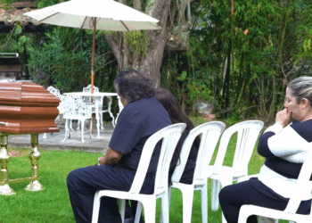 [COMPLETE] 215M0905 AF115 Regreso de la muerte para revelar un gran secreto