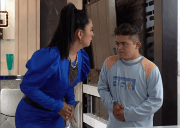 [COMPLETE] 223M0905 AF123 Le prohibi0 la amistad con el hijo de la empleada sin pensar lo que el haria despues