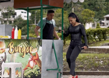 [COMPLETE] 241M0905 AF141 Lo Humilló y abandonó por vender hamburguesas en la calle años más tarde le pasó esto