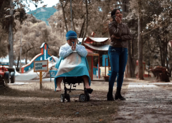 [COMPLETE] 251M0905 AF151 Vagαbund0 fue premiado por estos agentes por su acto de valentía