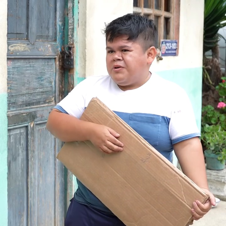 [COMPLETE] 256M0905 AF156 Cambio su perro por medicinas