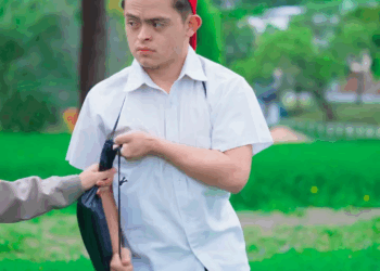 [COMPLETE] 510M0905 AF410 Niño elige un diccionario sin pensar que cambiaría su vida