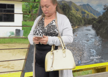 [COMPLETE] 502M0905 AF402 Hizo esto a su propia madre y nadie sabía por que