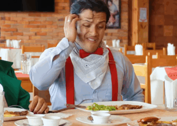 [COMPLETE] 471M0905 AF371 No podía tener novias porque su madre lo veía como un bebé