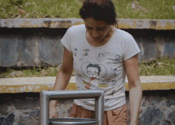 [COMPLETE] 467M0905 AF367 La historia de una Madre que se VENDÍA por internet para darle de comer a su hijo